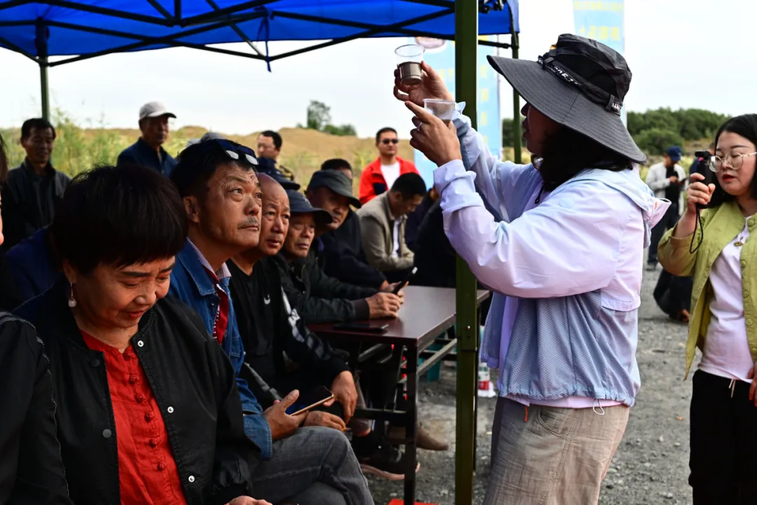 Three days, crossing thousands of miles between two places, Footprints of Agriculture and Harvest enter Xinjiang(图2)